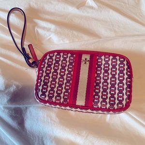 Like new Tory Burch Gemini Link Canvas Wristlet
